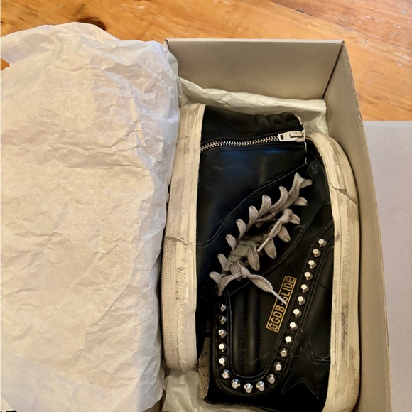 Golden Goose
Women's Slide Classic Leather Sneakers, Size 7, worn twice. - Picture 11 of 16